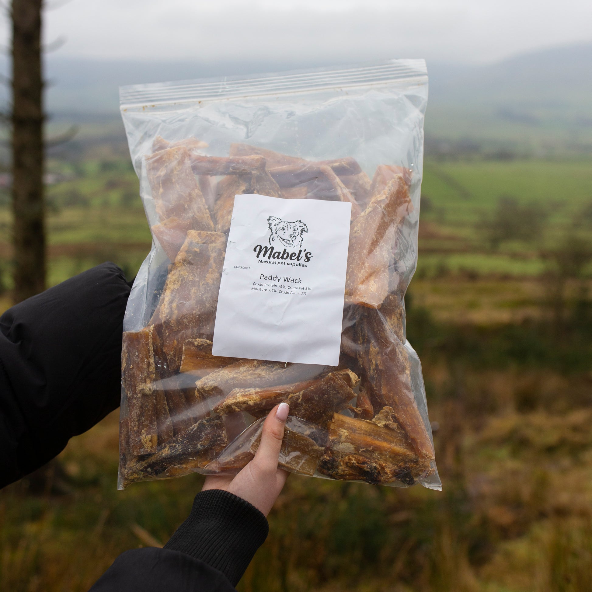 Mabel's Natural Pet Supplies™ beef tendon dog treats in 1kg or 500g bag, natural and healthy dog chews featuring paddy wack.