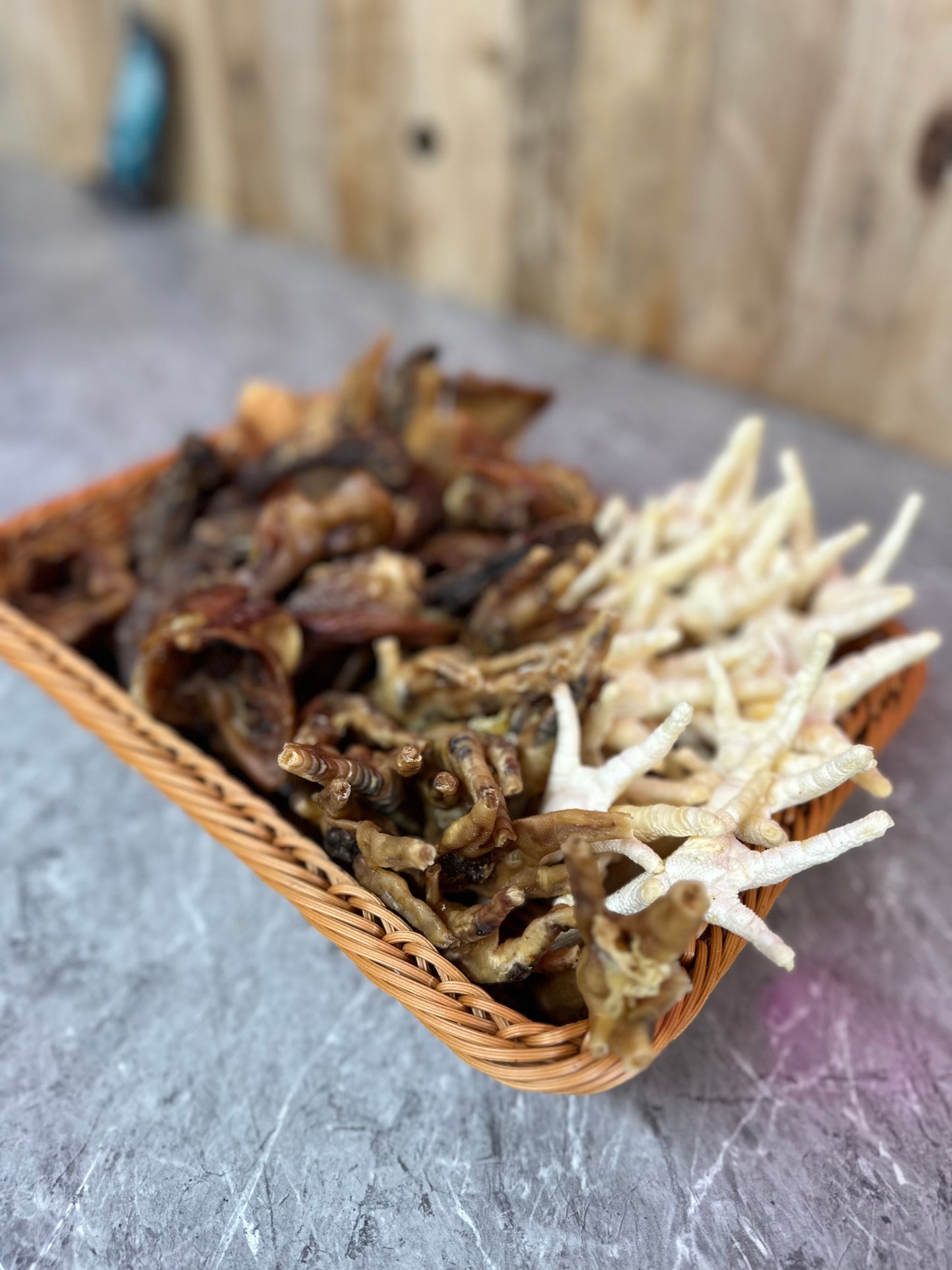 1kg Mabel's Natural Pet Supplies™ dog treat bundle with pork crunch, chicken feet, beef skin, duck necks, and puffed chicken feet.