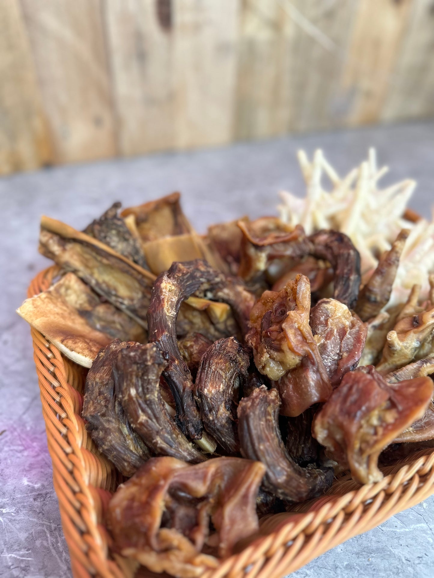1kg mixed dog treat bundle from Mabel's Natural Pet Supplies™ with pork crunch, chicken feet, beef skin, duck necks, and puffed chicken treats.